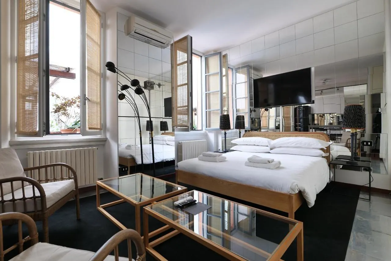 Apartment Elegant Terrace Suite Mailand